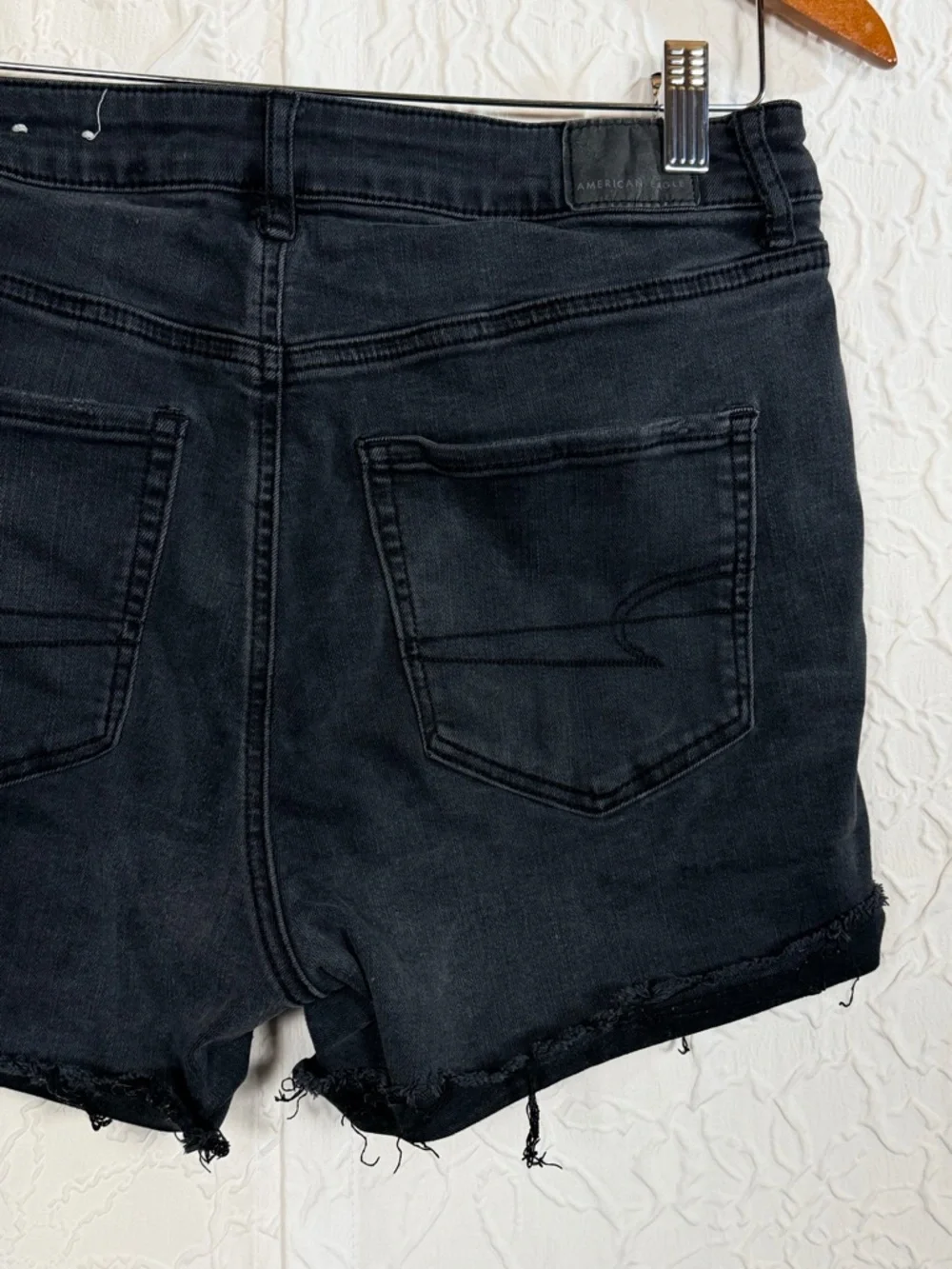 American Eagle Next Level Stretch Black Wash Distressed Jean Shorts Sz 8 - Picture 9 of 12